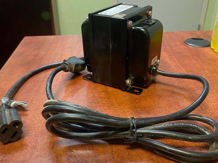 Hammond Line Isolation Step Down Transformer